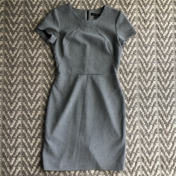 Banana Republic Dresses & Skirts - Banana Republic houndstooth sheath dress size 10